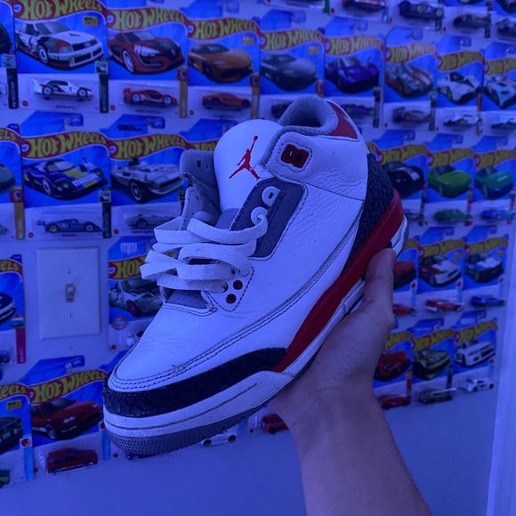 Jordan 3 fire reds - Picture 3 of 3